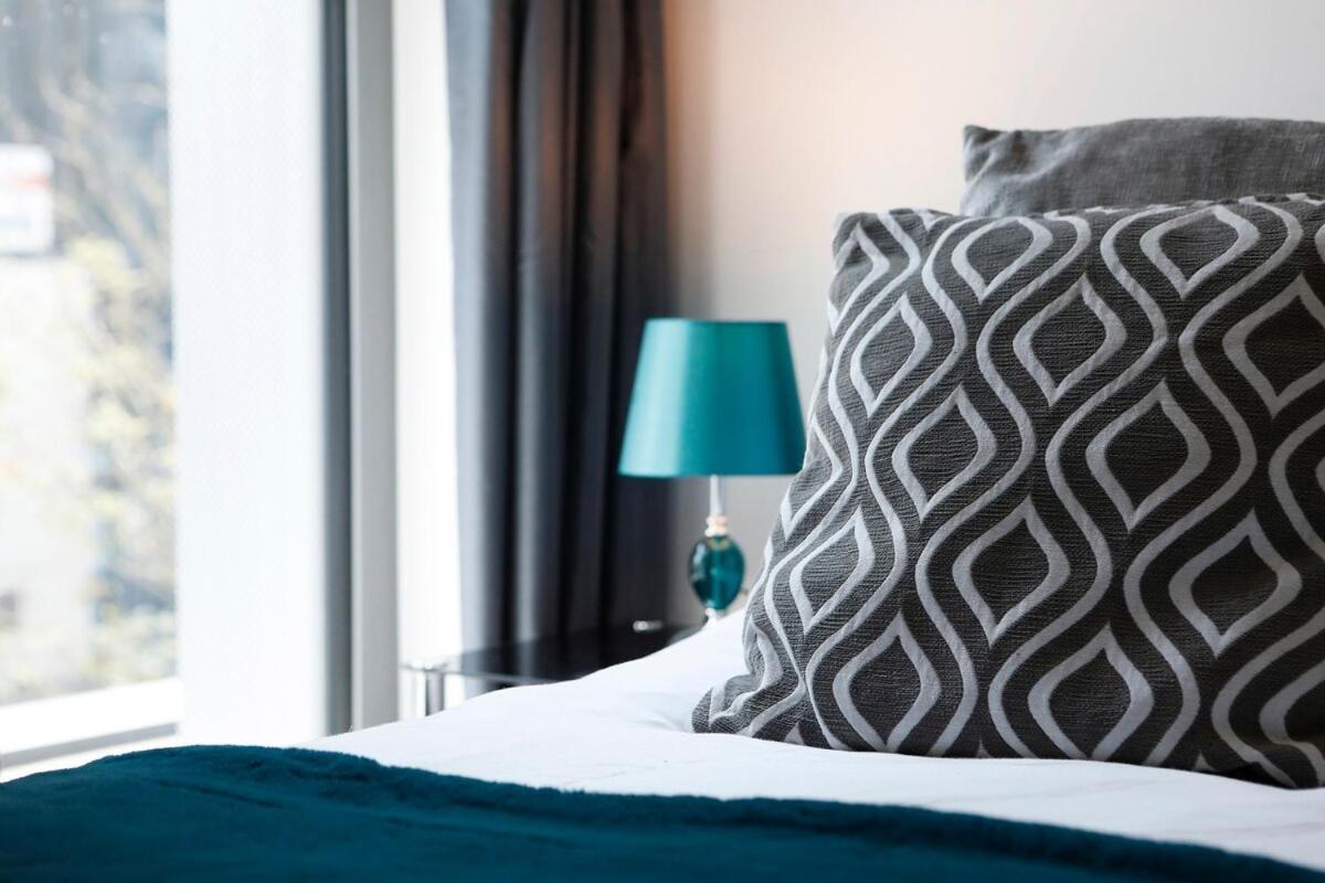 Redhill Queensgate - Modern 1 Bedroom Apartment Kültér fotó